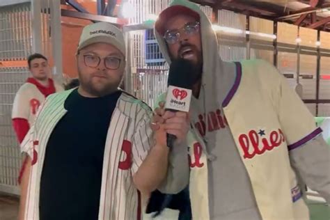 Phillies Fans React Exactly As Youd Expect To Game 7 Loss Free Beer