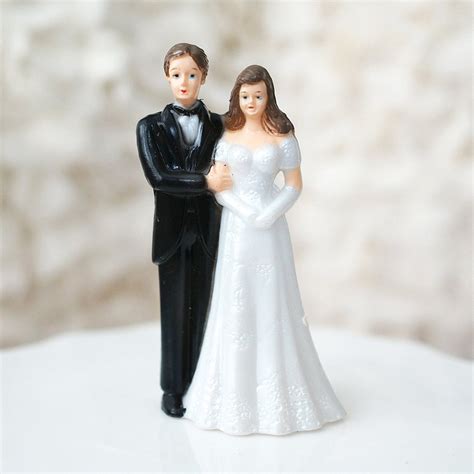 Bride And Groom Couple Figurine Cake Topper Light Complexion W Brown Hair Special Offer