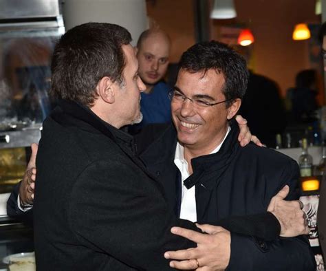 La carriera, la vita privata e le curiosità del cantautore romano che ha vinto sanremo con il brano portami a ballare. Massimo giannini giovanni floris - Dago fotogallery