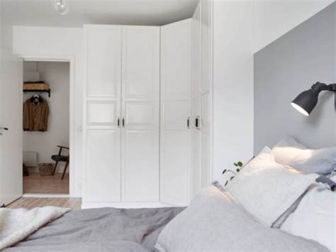 The apartment is located in the popular charlois district in south rotterdam. Scandinavische slaapkamer met hoek kledingkast ...
