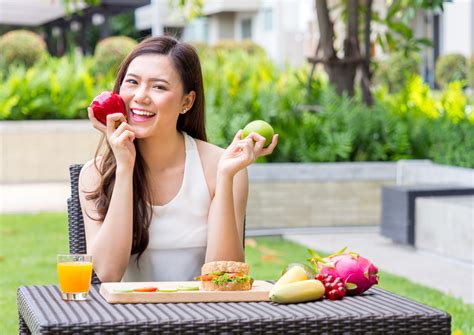 Kali ini kita akan membahas tentang apa saja sih, penyebab kulit kering dan keiput. 7 Buah untuk Mencerahkan Kulit Wajah Secara Alami