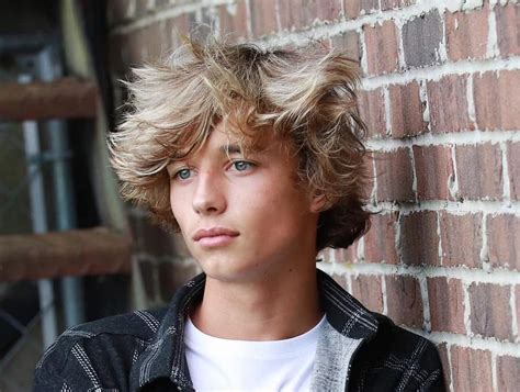 27 Awe Inspiring Surfer Boy Haircuts To Rock Hairstylecamp