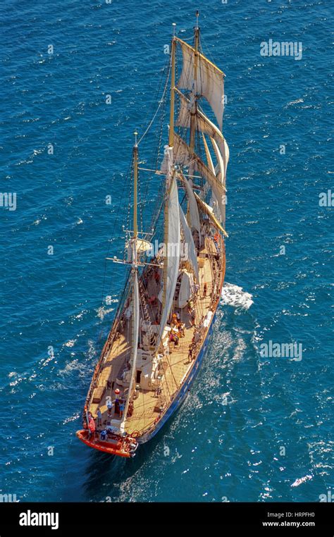 Three Masted Sailing Ship Hi Res Stock Photography And Images Alamy