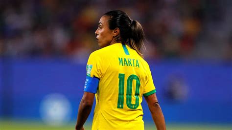 Apr 07, 2020 · marta (1986) é uma jogadora de futebol brasileira. Brasileira Marta bate Ronaldo e Klose e faz história em ...