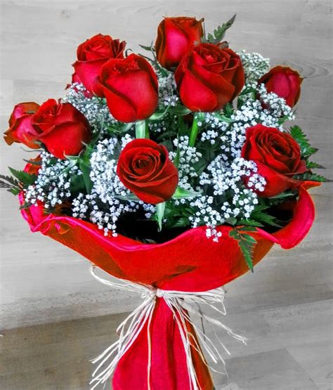 Regala Una Docena De Rosas Rojas Para El Día De San Valentín Ramo De