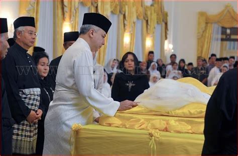 The entire wiki with photo and video galleries for each article. CAHAYA KEHIDUPAN TAUHID: Raja Ashman Shah Selamat ...