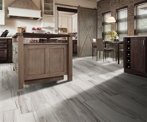 Casabella ceramiche schlägt ein umfangreiches produktprogramm vor, dass in der lage ist, die unterschiedlichen anforderungen des zeitgenössischen wohnens zufrieden zu stellen. Gray Tile - Casabella Floors