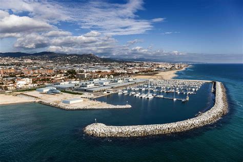 Piso en premia de mar 60m 1 hab 1 baño premià de mar barcelona catalunya se trata de un apartamento de dos habitaciones totalmente equipado. Premià de Mar se abre al mar con un gran bulevard ...