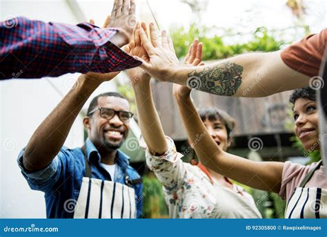 Grupo Social Del Apoyo A La Comunidad Junto Foto De Archivo Imagen De