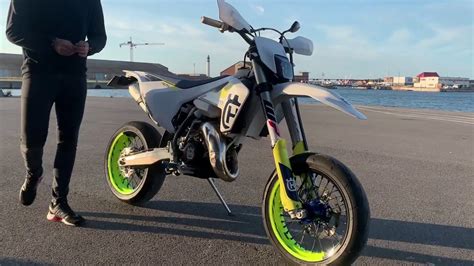 Presentation Husqvarna 125 Tx Supermotard 32cv Pour 92kg Youtube