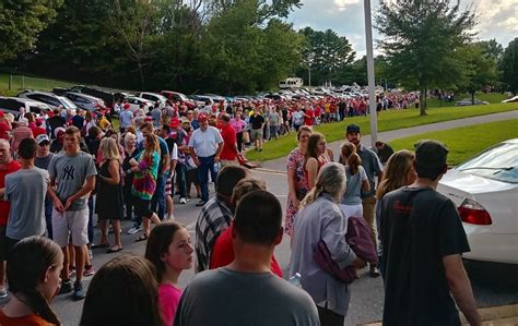 Longest Lines Weve Ever Seen Massive Line For Trump Rally In