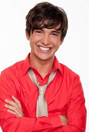 I genitori sono di origine napoletana e massimo è il terzo di cinque figli, tra cui i fratelli massimo lopez cresce viaggiando per l'italia a seguito del padre, dirigente di banca, e passa una infanzia che ricorda felice. Rodrigo Lopes | Big Brother Wiki | FANDOM powered by Wikia