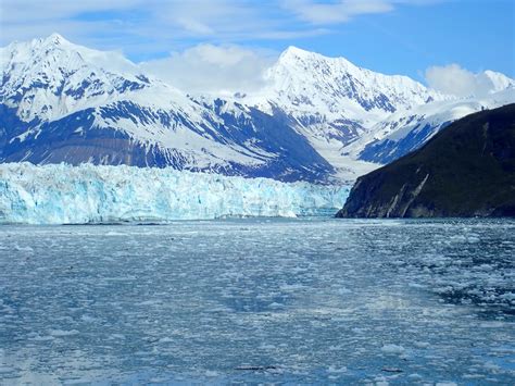 Travel Words & Pictures: The Hubbard Glacier