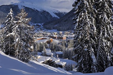 Başbakan erdoğan'ın davos'ta salonu terk ettiği forumun tamamını izleyebilirsiniz. Sleeping on the ground in Davos - POLITICO
