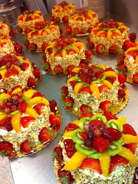 Strawberry & Peach Sensation, Publix Cake | Publix cakes, Dessert cake