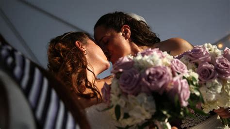 Same Sex Marriages In Us Since Supreme Court Ruling Estimated To Be