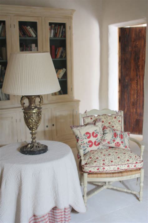 The decor that has french origin is a charm with some special tips from the post, the sleeping for girl's room decor you do not have to go to specialty stores in provencal furniture, since you can find. Provence, France | Home decor, Decor, Lamp shade