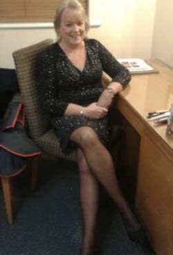 Gorgeous Mature In Her Nearly Black Tights But Wo Tumbex