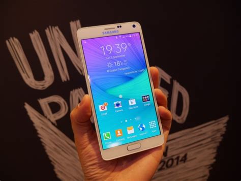 Samsung Galaxy Note 4 Hands On Review Bigger Is So Much Better