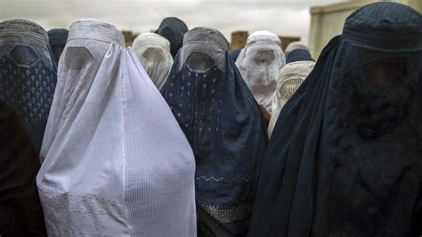 boris johnson s burka jibe why do some muslim women wear the veil bbc news