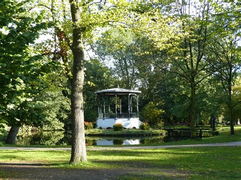 Over het wel en wee in één van de bekendste parken. Vondelpark Amsterdam's City Park | Garden of Amsterdam ...
