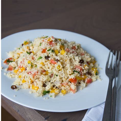 Mediterraner Couscous - Salat mit getrockneten Tomaten
