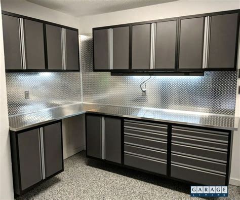Upgrade your premium cabinet set with an diamond plate slatwall backsplash, for a unique look and added utility. Signature cabinets in gray with diamond plate backsplash ...