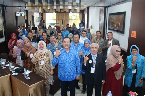 Small screen stories tf1 and m6. universitas nusa bangsa mengikuti Workshop pengembangan ...
