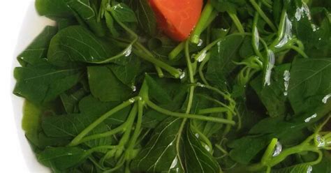 Daun kemangi,basil, atau tulsi adalah daun hijau aromatik dengan khasiat obat yang digunakan dalam sup, salad dan banyak masakan lainnya karena rasanya. Resep Sayur Bayam Daun Kemangi oleh Nia Syifa - Cookpad