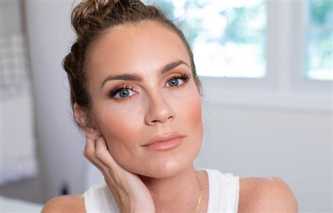 Bronze And Glowy Makeup For Beginners Hello Gorgeous By Angela Lanter