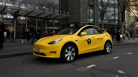 Tesla Model Y Debuts As Famous Yellow Taxi Of New York City Ht Auto