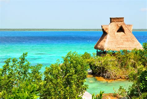 Hermosa Laguna De Los 7 Colores Bacalar Quintana Roo México Travel