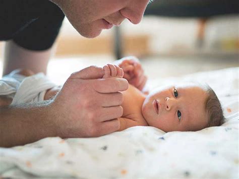 Sort out what newborn baby gifts to get with this 2018 list. Newborn Grunting: Why Is This Happening?