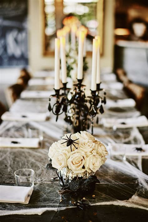 Ivory Roses With Spider Décor Photography Stephanie Rogers Photography