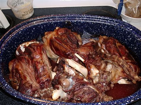 Polar bears can smell a seal from over a mile away, and under three feet of snow! The Abrahamsons: Canning Bear Meat