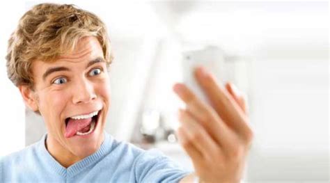 Is Your Selfie Loving Hubby A Narcissist