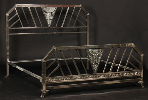 Unlike most chrome beds available, this edward edw5chr 5ft king size chrome bed frame features a flawless design and is manufactured to the highest of standards with quality and attention to detail in mind. Chrome Art Deco King Size Bed | Modernism