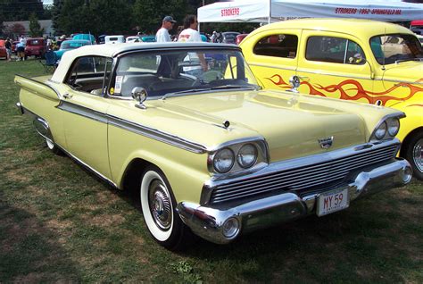 Looking for a used galaxie in your area? Petticoats and Chrome: Ford 1959 Galaxie Fairlaine 500 ...