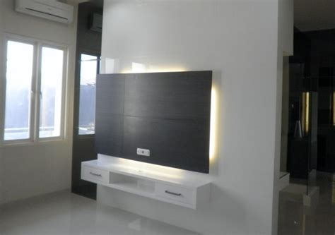 Ternyata, rak buku gantung pun banyak modelnya, loh. Rak TV Gantung Minimalis - Furniture Rumah (1928)