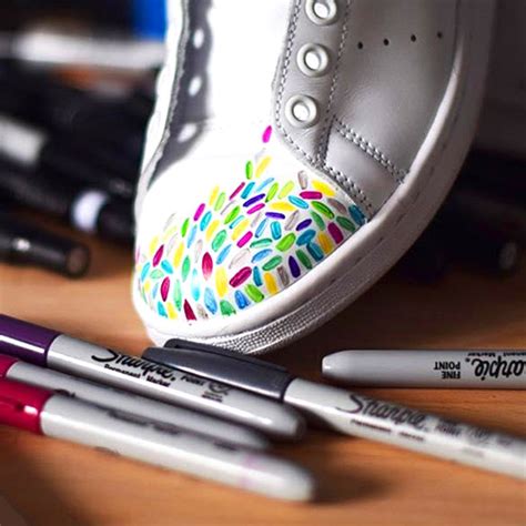 How To Paint On Shoes And Sneakers Pen Store