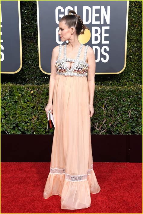 Kate Mara is Pretty in a Peach Gown at Golden Globes 2019: Photo