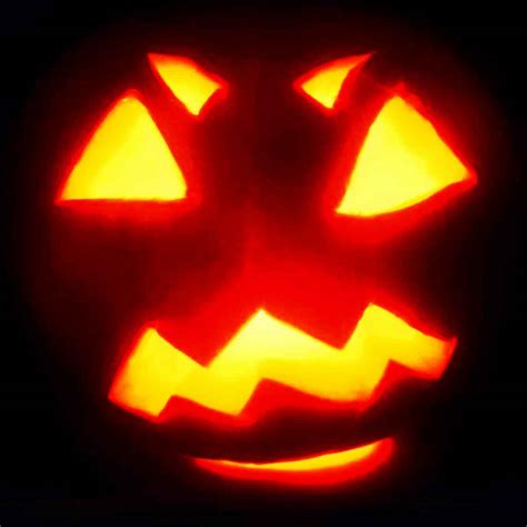 25 Simple Yet Easy Pumpkin Carving Ideas 2020 For Kids Designbolts