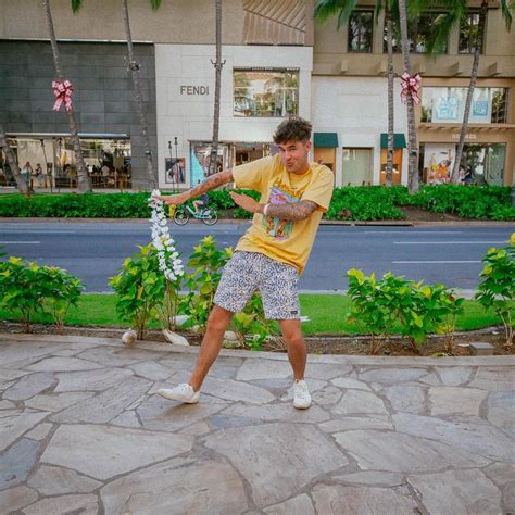 Kian Lawley On Instagram I Cant Wait To Be Goofy In Hawaii Again 😥🌸