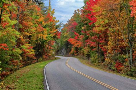 Fall In Tennessee Road Trip Itinerary The Best Parks Cities Streets