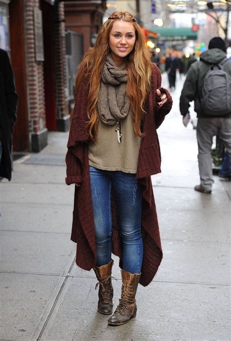Miley Cyrus Photo Shopping In New York City 28th February 2011
