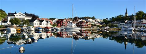 A large breakfast buffet, parking and wifi is included. Grimstad Min By