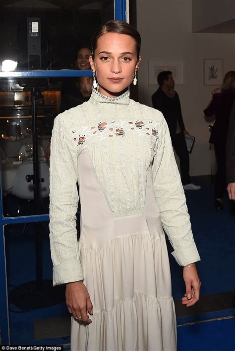 Alicia Vikander Leads Way At British Vogue Event Daily Mail Online