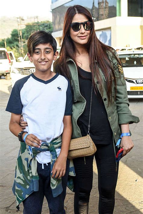 Sonali Bendre And Her Son Arrive At Justin Bieber’s Purpose World Tour Concert Held At The Dy