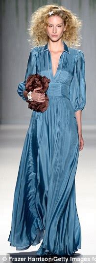 Christina Hendricks Dazzles Nyfw In An Embellished Jenny Packham Cocktail Dress At The Designer