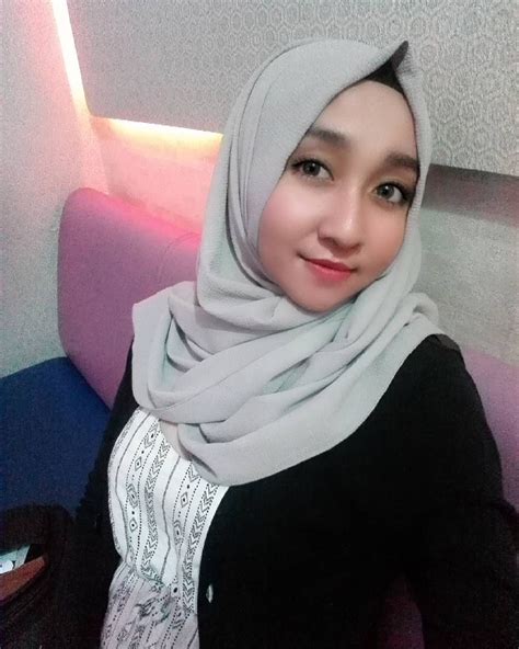 Abg Hijab Cantik Manja Republic Renger Cantik Di 2020 Pakaian